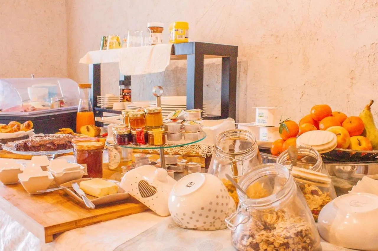 Bed and Breakfast Orchidea Del Garda à Peschiera del Garda Couette-café
